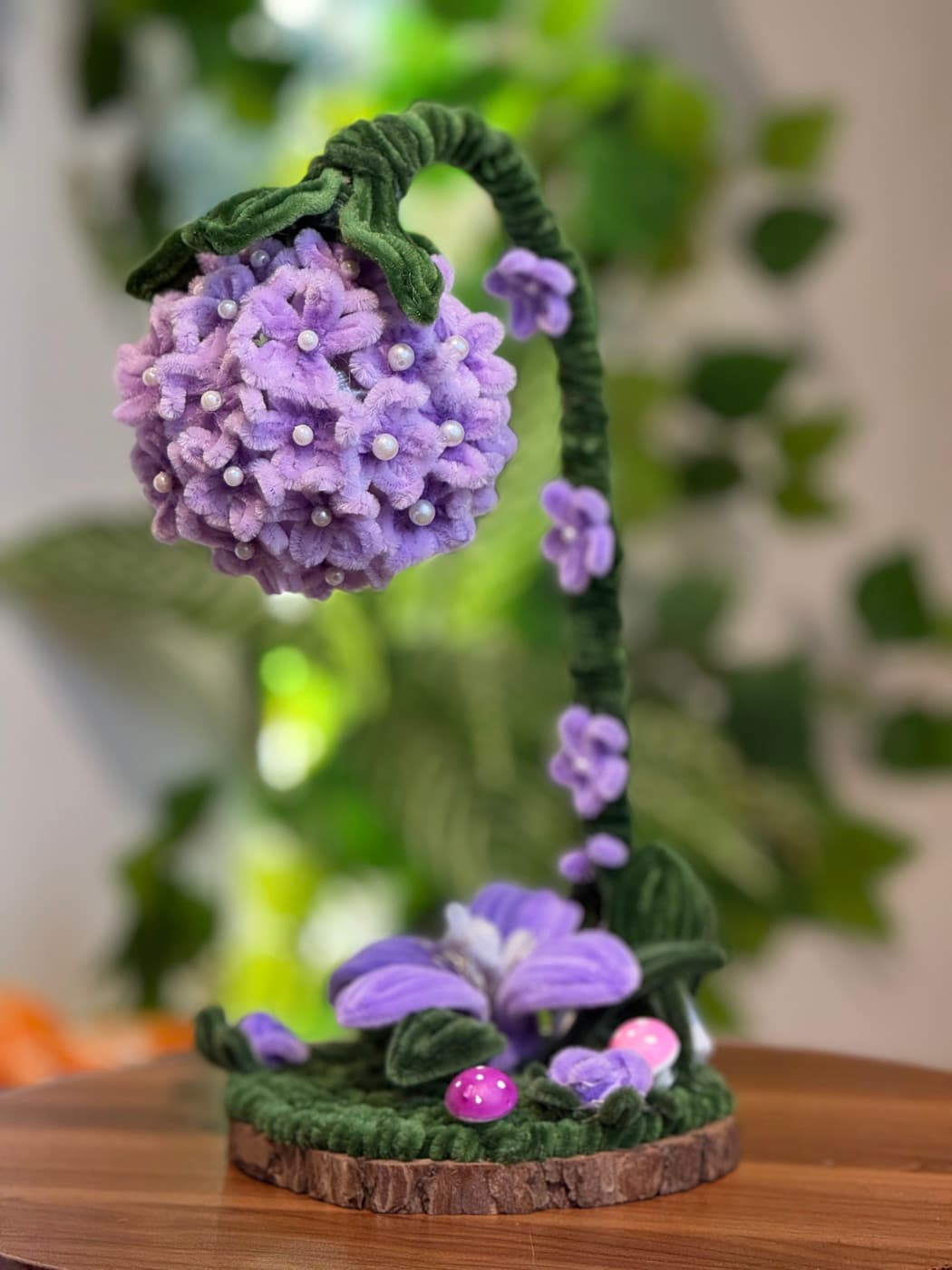 Hidrangea bənövşəyi işıqlı çiçək şönildən